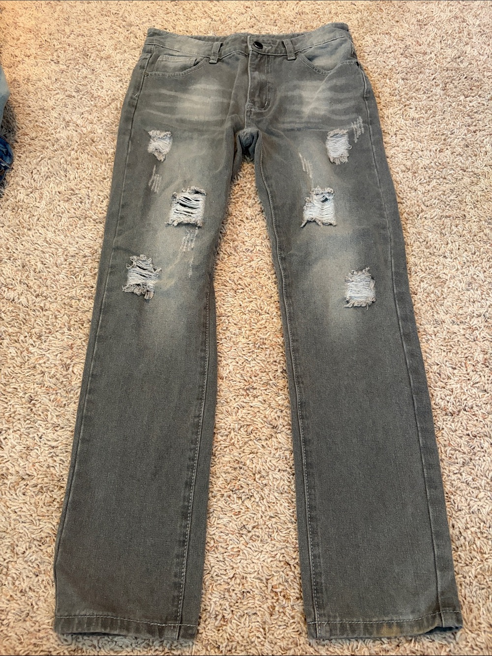 Men's Distressed Grey Straight-Leg Jeans